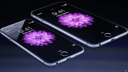 La actualización del sistema operativo de los iPhone es útil para que el celular no funcione con lentitud.