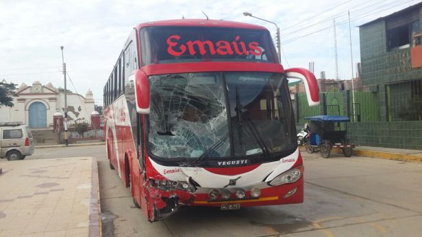 Este fue el bus causante del accidente. (Foto: Wilfredo Sandoval / El Comercio)