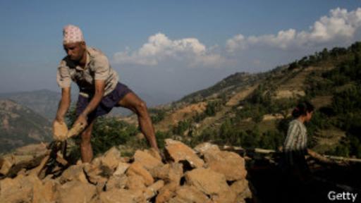 Las autoridades de Nepal dicen que aún está por evaluar el impacto del terremoto en los Himalayas, ya que todavía están ocupados con las tareas de rescate y rehabilitación.