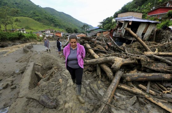 Colombia: Avalancha deja 62 muertos y decenas de desaparecidos