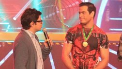 "Combate": Ernesto fue condecorado como combatiente vitalicio