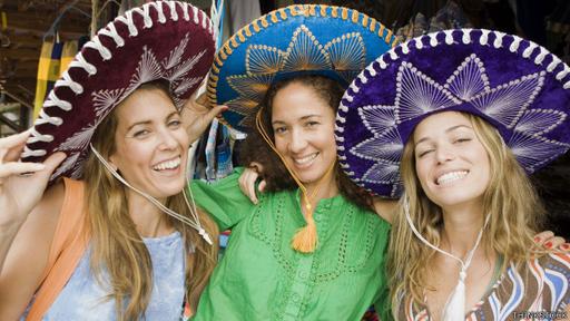 Las aplicaciones son cada vez más inteligentes a la hora de interpretar el contenidos de las imágenes. Quizas deduzcan que esta foto fue tomada en México.