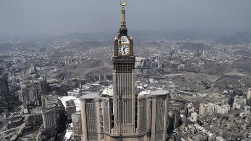 El Hotel Royal Clock Tower es uno de los edificios más altos del mundo.