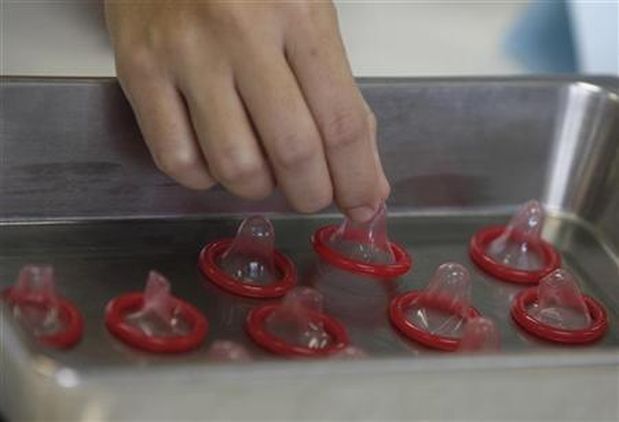 La actual normativa de seguridad en el trabajo de California contempla el uso obligatorio de preservativos en el porno, aunque esta regla no se suele cumplir. (Foto: Reuters)