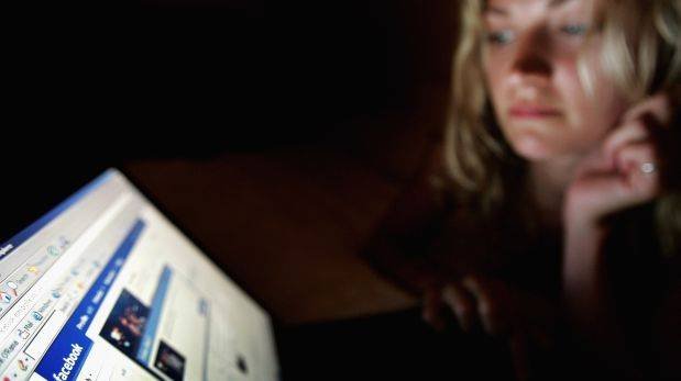 Conoce cómo defenderte del falso video porno en Facebook