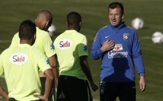 Dunga está preocupado por Colombia... y por Neymar