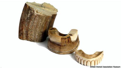 La opción más barata eran las prótesis hechas totalmente de marfil, incluidos los dientes. (Foto: British Dental Association Museum)
