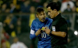 Neymar negó que insultara al árbitro del duelo ante Colombia