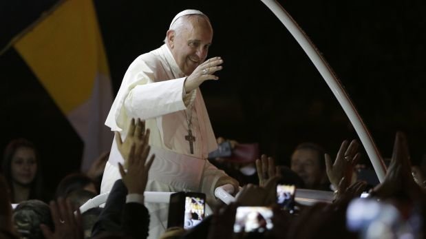 El Papa llegó a Paraguay, última escala de su gira sudamericana