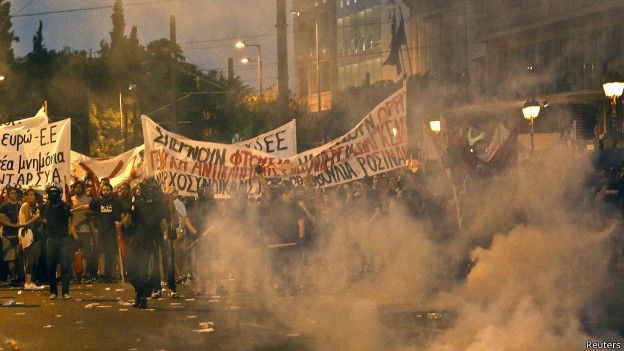 Tras el acuerdo al que llegó el primer ministro de Grecia con los líderes de la Unión Europea, se desataron intensos disturbios en Atenas. (Foto: Reuters)