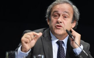 Michel Platini oficializó candidatura a presidencia de la FIFA