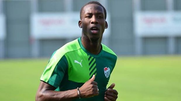 Luis Advíncula debutó con triunfo en el Bursaspor de Turquía