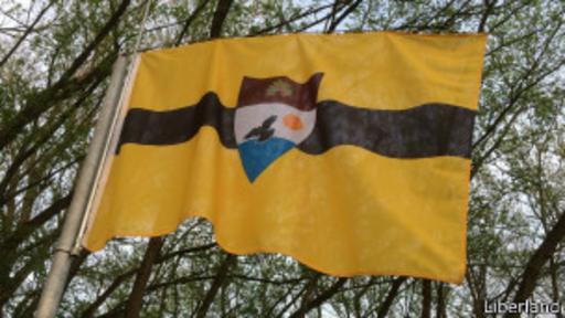 La bandera de Liberland fue clavada en su territorio el pasado 13 de abril. (Foto: Liberland)