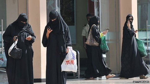 La imagen esterotípica de la mujer en Arabia Saudí... (Foto: Getty Images)