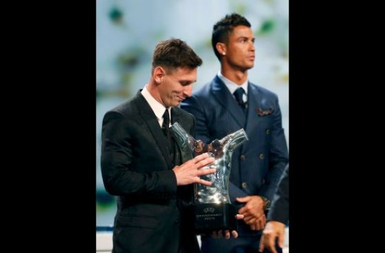 Cristiano Ronaldo reaccionó así tras premiación a Lionel Messi