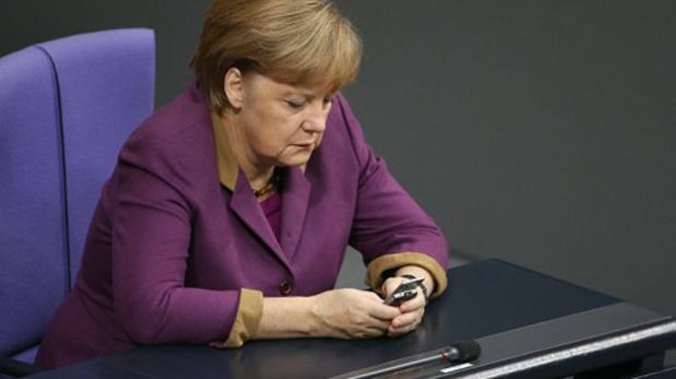 Incluso el teléfono de la canciller de Alemania, Ángela Merkel, fue presuntamente intervenido por la NSA.(Foto: Getty Images)