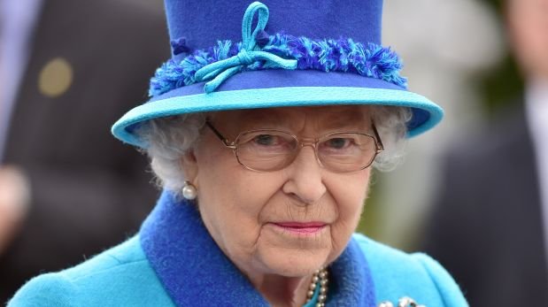 Isabel II entra en la historia con el reinado más largo