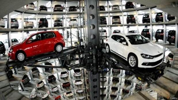 Acciones de Volkswagen se desploman tras escándalo de emisiones