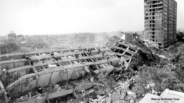 Así quedó el edificio Nuevo León de Tlatelolco tras el sismo de 1985. (Foto: Marco Antonio Cruz)