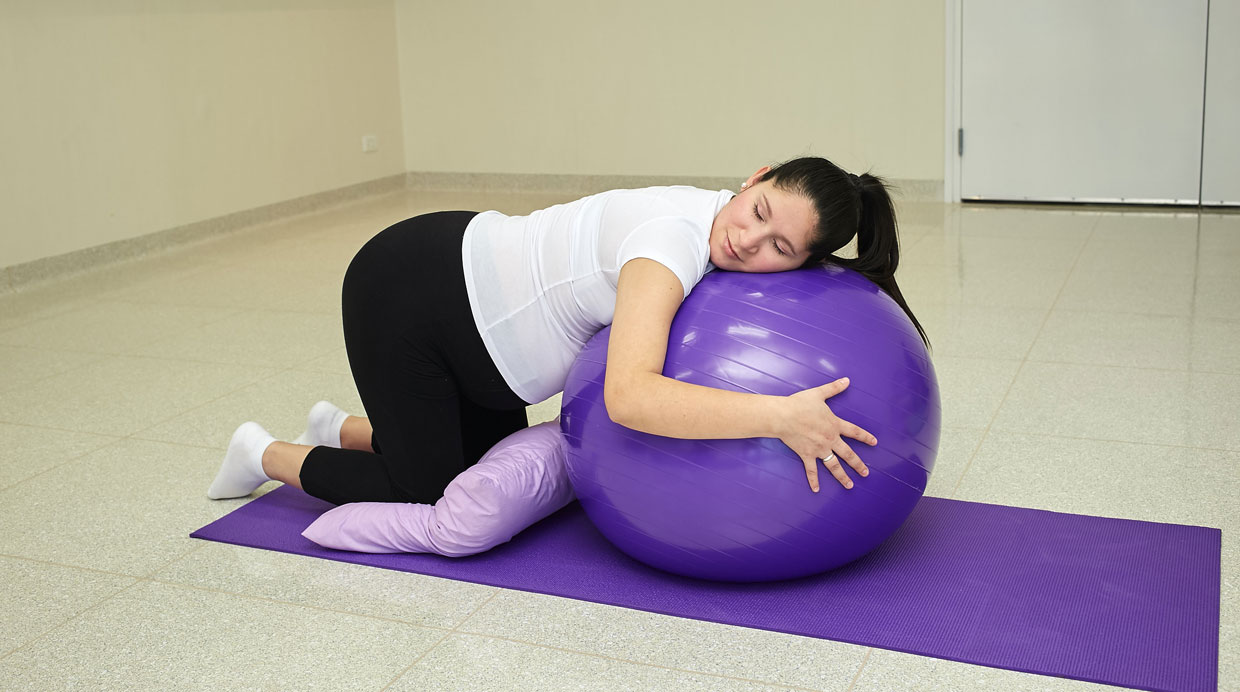 Ejercicios para embarazadas con balon de pilates 