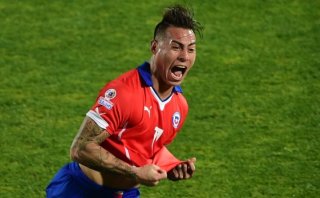 Vargas, autor de golazo a Perú, preocupa en Chile por lesión
