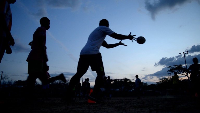 EL FANATISMO Y LA VIOLENCIA EN EL FUTBOL el fanatismo y la violencia en el futbol: