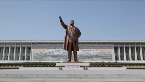 Con las purgas, Kim Il-sung logró consolidar su liderazgo y crear una especie de culto alrededor de su figura.