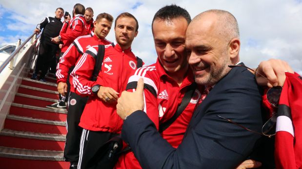 Locura en Albania por la histórica clasificación a la Eurocopa