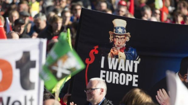 Más de 100.000 personas marcharon en Berlín y otras ciudades de Europa contra el TTIP.(Archivo: Getty Images)