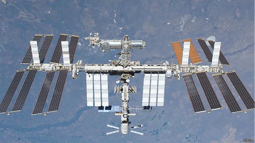 Nueve astronautas de la EEI participan en el Experimento Microbioma de la NASA.