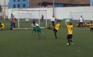 Mira el golazo de media cancha del hijo de Jefferson Farfán