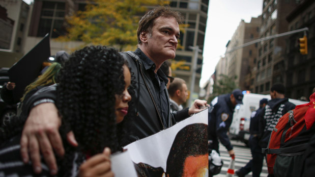 NEW YORK, NY - OCTOBER 24: Director Quentin Tarantino attends a protest to denounce police brutality in Manhattan October 24, 2015 in New York City. The rally is part of a three-day demonstration against officer-involved abuse and killing.   Kena Betancur/Getty Images/AFP== FOR NEWSPAPERS, INTERNET, TELCOS & TELEVISION USE ONLY ==