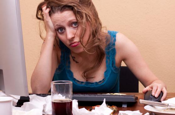 Diez actitudes que te convertirán en la más odiada del trabajo