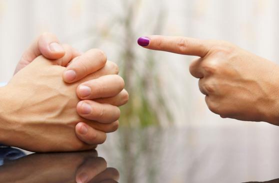 Diez actitudes que te convertirán en la más odiada del trabajo