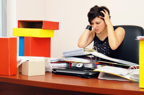 Diez actitudes que te convertirán en la más odiada del trabajo