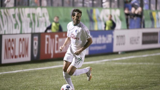 Raúl ends his career as champion with the New York Cosmos.