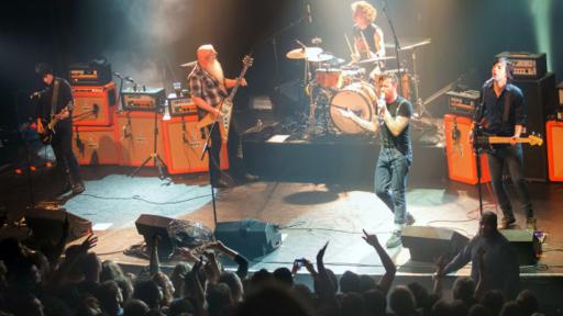 La mayoría de las víctimas asistían en el teatro Le Bataclan a un concierto de rock de la banda estadounidense Eagles of Death Metal.