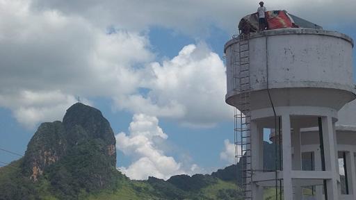 La PGV se encuentra en una región donde hay unas montañas espectaculares llamadas morros. A ellos se debe el nombre de la ciudad donde está ubicada: San Juan de los Morros.