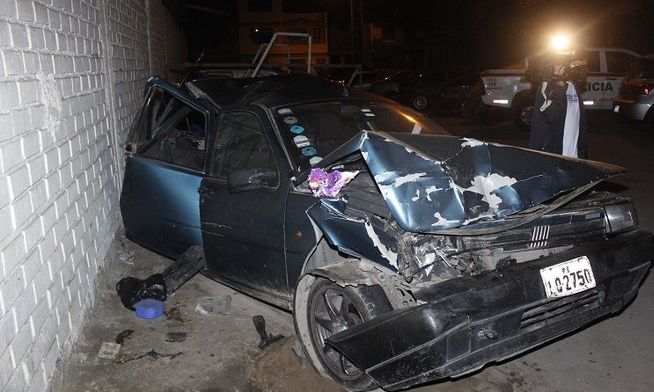 Así quedó uno de los vehículos impactados por camioneta de 'Gringo Karl'. (Foto: Correo)