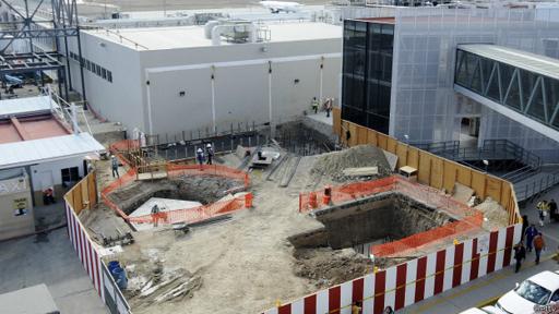 Las obras del puente empezaron hace más de un año en el aeropuerto de Tijuana. (Foto: Getty Images)