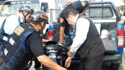 Trujillo: ladrón de celular chocó en su moto y fue detenido