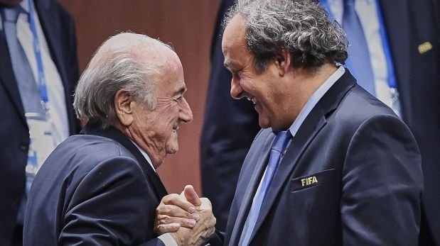 FIFA notificó a Blatter y Platini los motivos de su suspensión