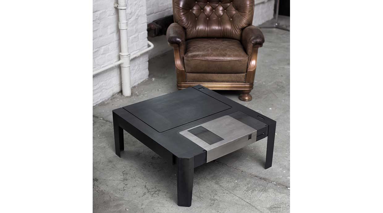 [Foto] Floppytable: mira esta original mesa en forma de disquete