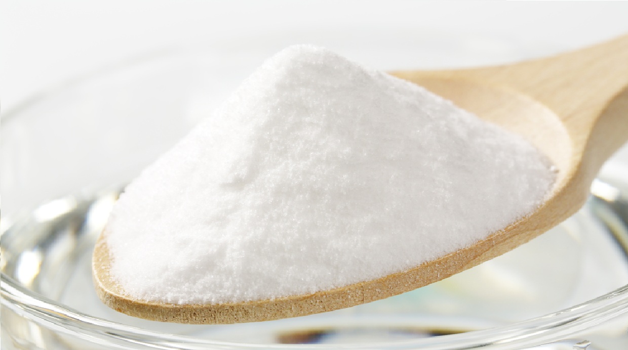 Aplícate la mezcla del bicarbonato de sodio con agua después del lavado. (Foto: Shutterstock)