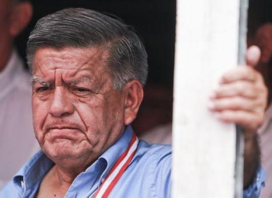 Otro plagio: César Acuña copió por entero libro de su profesor