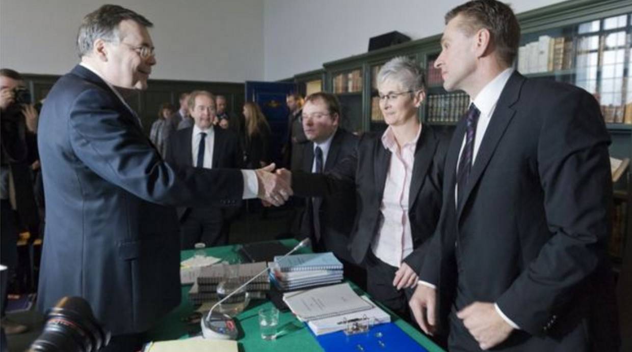 El exprimer ministro Geir Haarde fue sometido a juicio en 2012 por su papel en la crisis. (Foto: BBC Mundo)