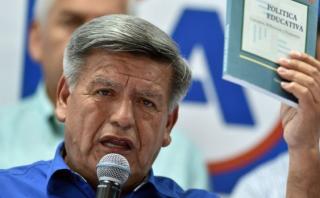César Acuña: la falsificación de documentos tiene sanción penal