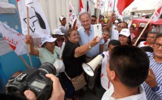 GFK: Alfredo Barnechea sube al cuarto lugar y desplaza a García