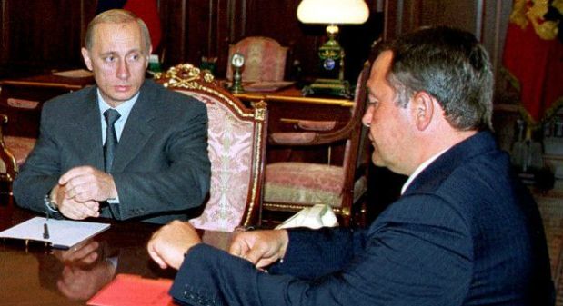 Mijaíl Lesin y Vladimir Putin (Foto: Reuters)
