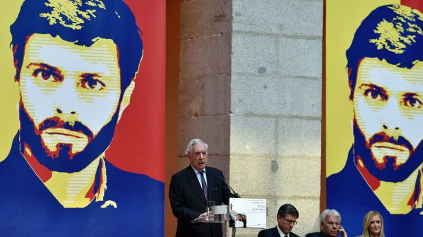 Mario Vargas LLosa presentó el libro de Leopoldo López en Madrid. (Foto: AFP)